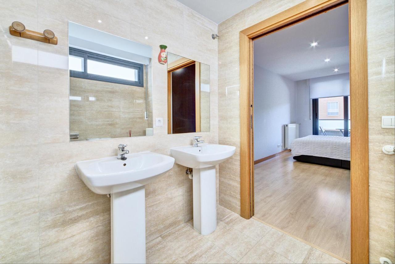 Apartamento Oihana By Clabao Huarte Luaran gambar